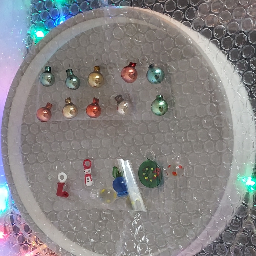 28pc Lot of Vintage Mini Christmas Tree Ornaments Blown Glass & Glass - Picture 6 of 6